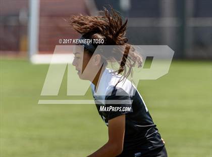Thumbnail 2 in Los Fresnos vs. Steele (UIL 6A Regional Semi Final) photogallery.