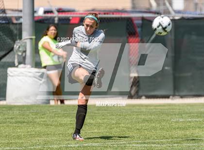 Thumbnail 2 in Los Fresnos vs. Steele (UIL 6A Regional Semi Final) photogallery.