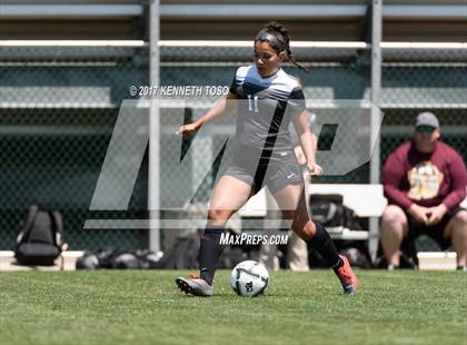 Thumbnail 2 in Los Fresnos vs. Steele (UIL 6A Regional Semi Final) photogallery.