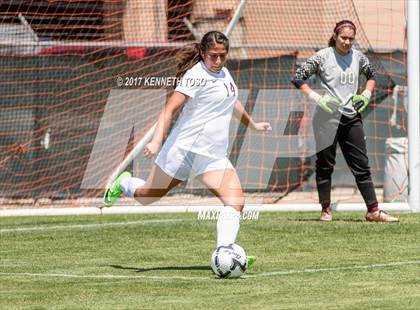 Thumbnail 2 in Los Fresnos vs. Steele (UIL 6A Regional Semi Final) photogallery.