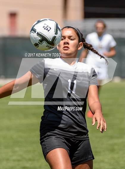 Thumbnail 1 in Los Fresnos vs. Steele (UIL 6A Regional Semi Final) photogallery.