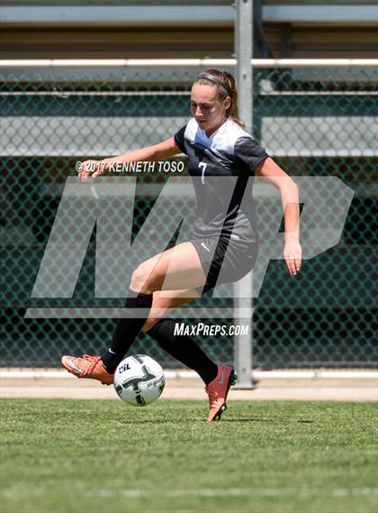 Thumbnail 1 in Los Fresnos vs. Steele (UIL 6A Regional Semi Final) photogallery.