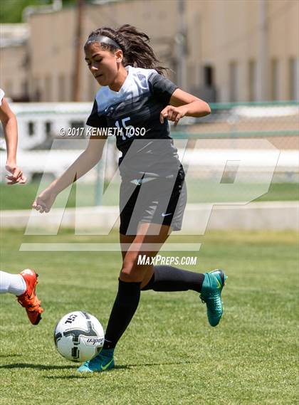 Thumbnail 1 in Los Fresnos vs. Steele (UIL 6A Regional Semi Final) photogallery.