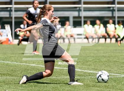 Thumbnail 1 in Los Fresnos vs. Steele (UIL 6A Regional Semi Final) photogallery.