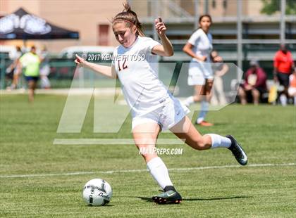 Thumbnail 2 in Los Fresnos vs. Steele (UIL 6A Regional Semi Final) photogallery.