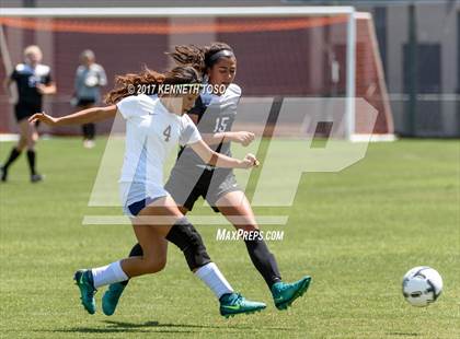 Thumbnail 1 in Los Fresnos vs. Steele (UIL 6A Regional Semi Final) photogallery.