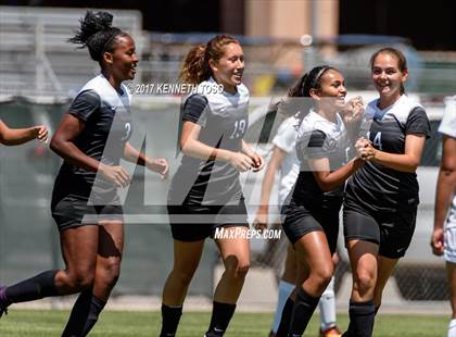 Thumbnail 3 in Los Fresnos vs. Steele (UIL 6A Regional Semi Final) photogallery.