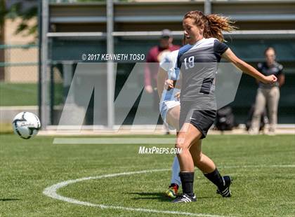 Thumbnail 2 in Los Fresnos vs. Steele (UIL 6A Regional Semi Final) photogallery.