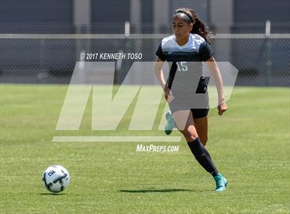 Thumbnail 1 in Los Fresnos vs. Steele (UIL 6A Regional Semi Final) photogallery.
