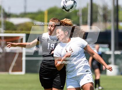 Thumbnail 1 in Los Fresnos vs. Steele (UIL 6A Regional Semi Final) photogallery.