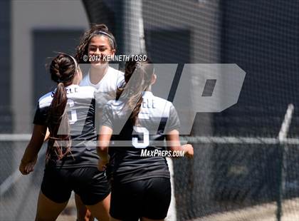 Thumbnail 3 in Los Fresnos vs. Steele (UIL 6A Regional Semi Final) photogallery.