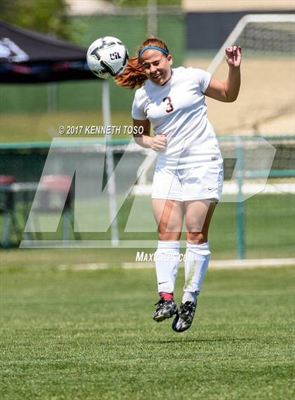 Thumbnail 1 in Los Fresnos vs. Steele (UIL 6A Regional Semi Final) photogallery.