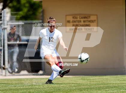 Thumbnail 3 in Los Fresnos vs. Steele (UIL 6A Regional Semi Final) photogallery.