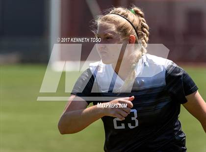 Thumbnail 3 in Los Fresnos vs. Steele (UIL 6A Regional Semi Final) photogallery.