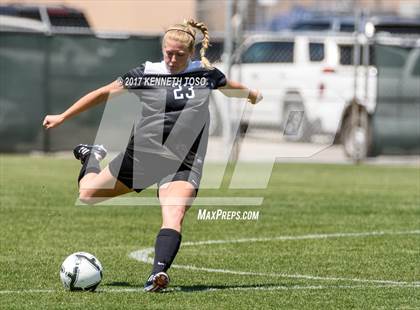 Thumbnail 3 in Los Fresnos vs. Steele (UIL 6A Regional Semi Final) photogallery.