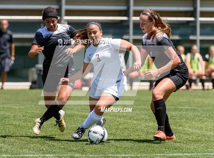 Thumbnail 3 in Los Fresnos vs. Steele (UIL 6A Regional Semi Final) photogallery.