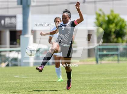 Thumbnail 1 in Los Fresnos vs. Steele (UIL 6A Regional Semi Final) photogallery.