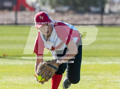 Thumbnail 3 in Eaton vs. Rocky Ford (CHSAA 3A Semifinal) photogallery.