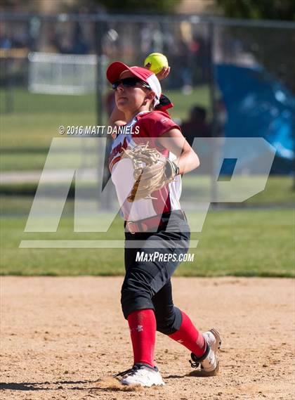 Thumbnail 2 in Eaton vs. Rocky Ford (CHSAA 3A Semifinal) photogallery.