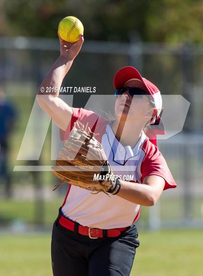 Thumbnail 1 in Eaton vs. Rocky Ford (CHSAA 3A Semifinal) photogallery.