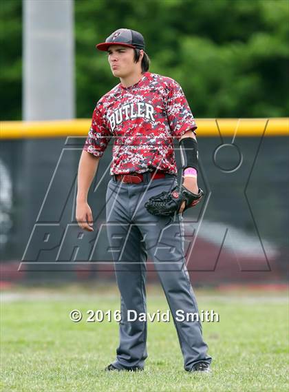 Thumbnail 1 in Butler @ Lexington (MSHSAA Class 3 Sectional) photogallery.