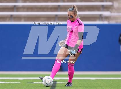 Thumbnail 2 in Boyd vs. Southlake Carroll (UIL 6A Regional Semifinal) photogallery.