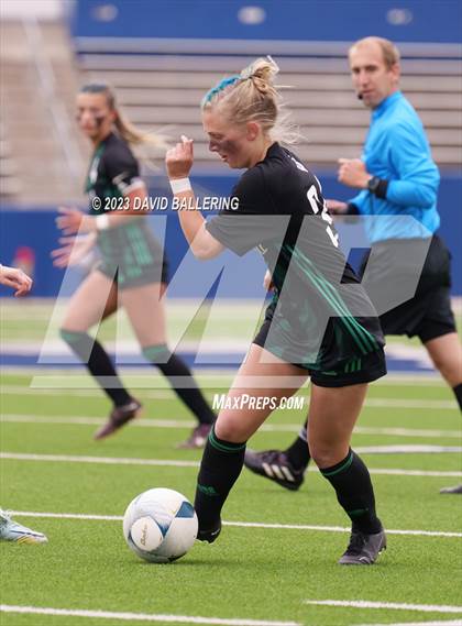 Thumbnail 3 in Boyd vs. Southlake Carroll (UIL 6A Regional Semifinal) photogallery.