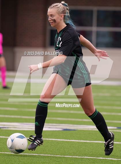 Thumbnail 3 in Boyd vs. Southlake Carroll (UIL 6A Regional Semifinal) photogallery.