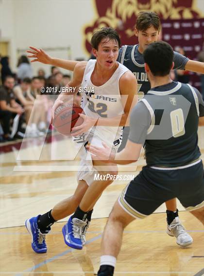 Thumbnail 1 in St. Francis vs. Oak Ridge (NorCal Tip Off) photogallery.