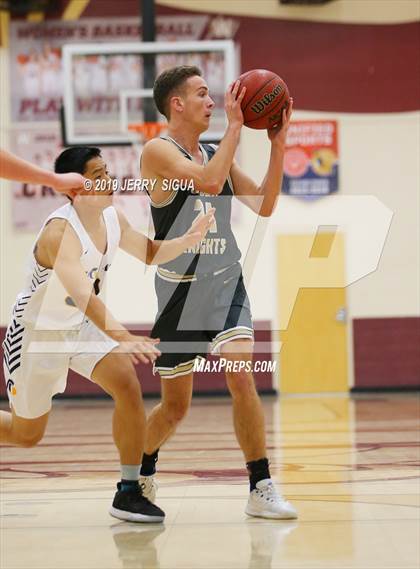 Thumbnail 3 in St. Francis vs. Oak Ridge (NorCal Tip Off) photogallery.