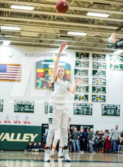 Thumbnail 3 in Woodgrove @ Loudoun Valley photogallery.