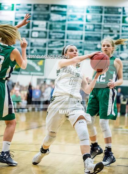 Thumbnail 1 in Woodgrove @ Loudoun Valley photogallery.