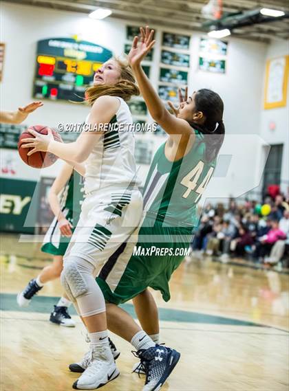 Thumbnail 1 in Woodgrove @ Loudoun Valley photogallery.