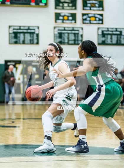 Thumbnail 2 in Woodgrove @ Loudoun Valley photogallery.