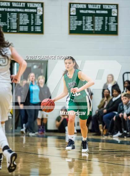 Thumbnail 1 in Woodgrove @ Loudoun Valley photogallery.