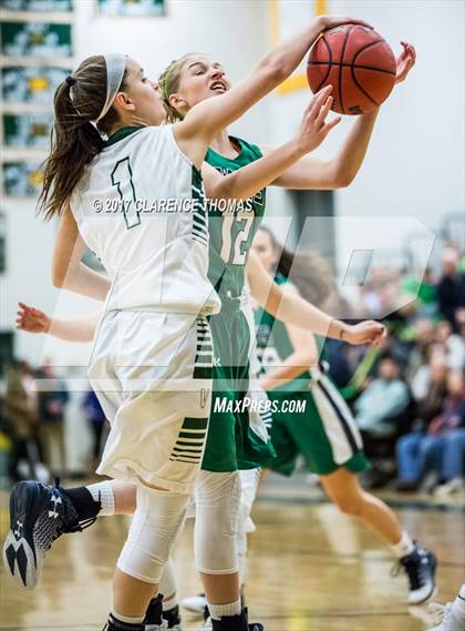 Thumbnail 1 in Woodgrove @ Loudoun Valley photogallery.
