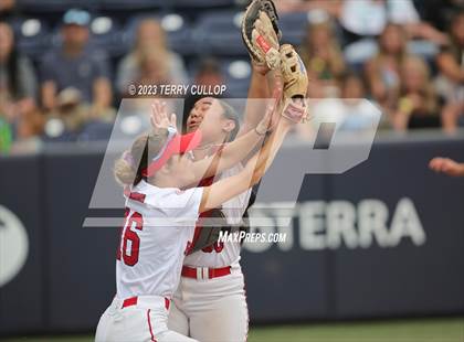 Thumbnail 1 in Bountiful vs. Spanish Fork (UHSAA 5A Final) photogallery.