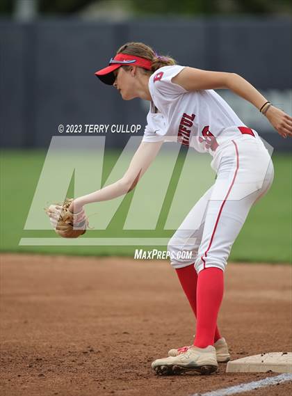 Thumbnail 1 in Bountiful vs. Spanish Fork (UHSAA 5A Final) photogallery.