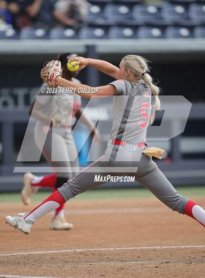 Thumbnail 2 in Bountiful vs. Spanish Fork (UHSAA 5A Final) photogallery.