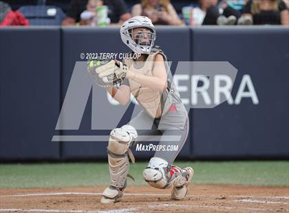Thumbnail 2 in Bountiful vs. Spanish Fork (UHSAA 5A Final) photogallery.