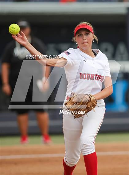 Thumbnail 3 in Bountiful vs. Spanish Fork (UHSAA 5A Final) photogallery.