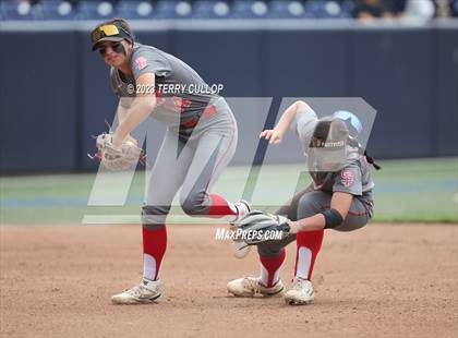 Thumbnail 3 in Bountiful vs. Spanish Fork (UHSAA 5A Final) photogallery.