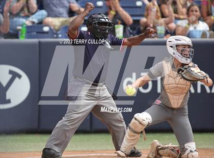 Thumbnail 2 in Bountiful vs. Spanish Fork (UHSAA 5A Final) photogallery.