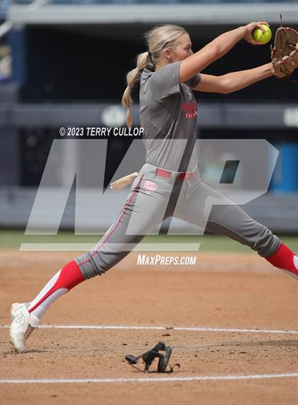Thumbnail 2 in Bountiful vs. Spanish Fork (UHSAA 5A Final) photogallery.