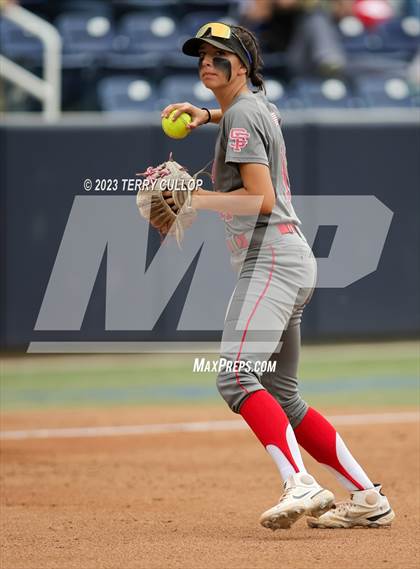 Thumbnail 2 in Bountiful vs. Spanish Fork (UHSAA 5A Final) photogallery.