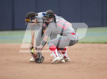 Thumbnail 1 in Bountiful vs. Spanish Fork (UHSAA 5A Final) photogallery.