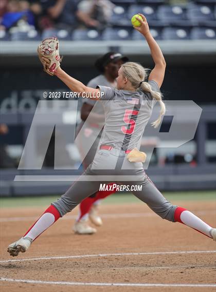 Thumbnail 3 in Bountiful vs. Spanish Fork (UHSAA 5A Final) photogallery.