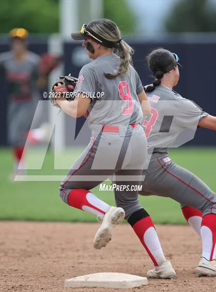 Thumbnail 1 in Bountiful vs. Spanish Fork (UHSAA 5A Final) photogallery.
