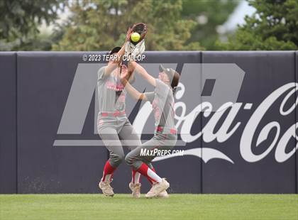 Thumbnail 1 in Bountiful vs. Spanish Fork (UHSAA 5A Final) photogallery.