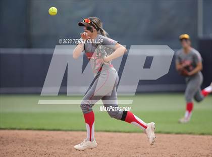 Thumbnail 3 in Bountiful vs. Spanish Fork (UHSAA 5A Final) photogallery.